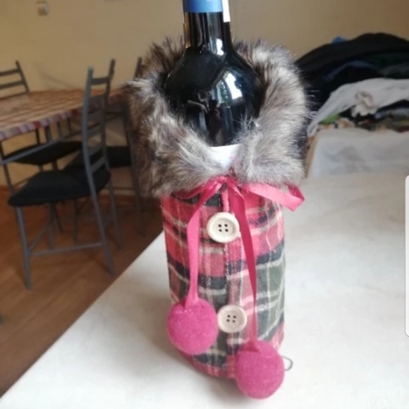 🌲LAST FEW!!!🌲Fur Christmas Winter Bottle Cover - Picture 8 of 8